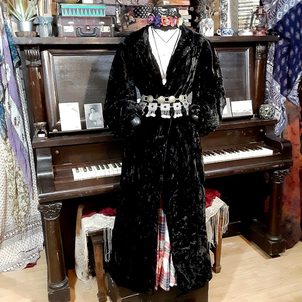 Vintage Victorian Style Velvet Coat Jacket
